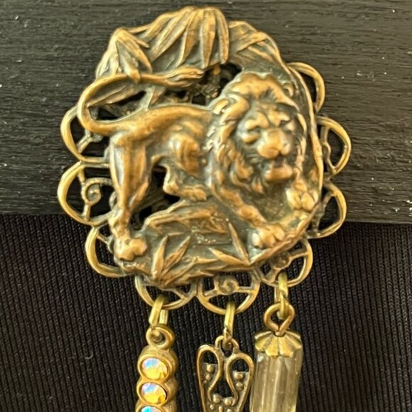 Vintage Banana Bob Bronze Lion/Iridescent/Yellow Stone Dangle Clip On Earrings - Picture 4 of 11